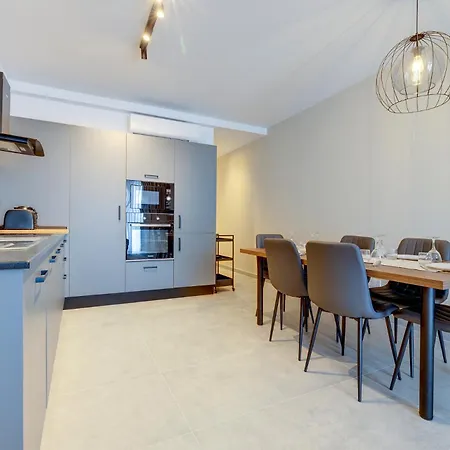 Upscale 2br By The Promenade