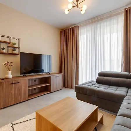 Upscale 2br By The Promenade Apartment *