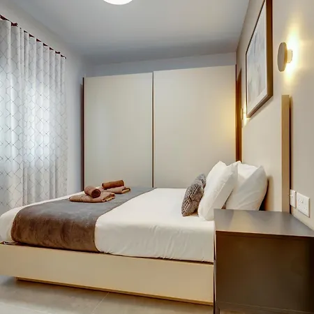 Upscale 2br By The Promenade * Sliema