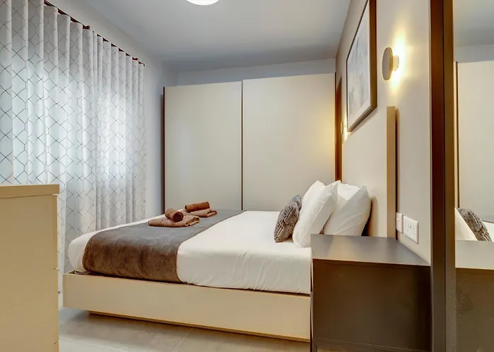 Upscale 2br By The Promenade * Sliema