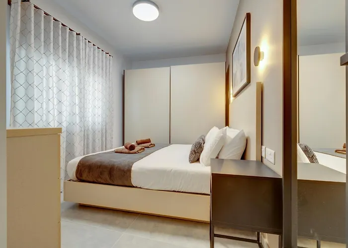 Upscale 2br By The Promenade Apartament