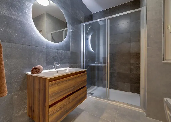 Upscale 2br By The Promenade Apartament