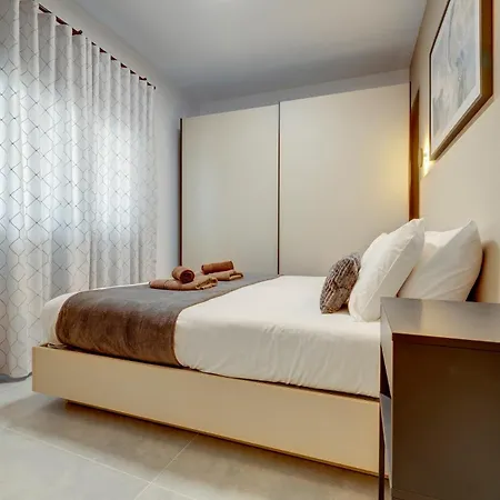 דירה Upscale 2br By The Promenade