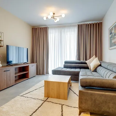 Upscale 2br By The Promenade * סליאמה