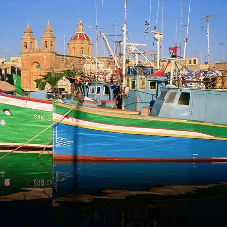 Upscale 2br By The Promenade סליאמה